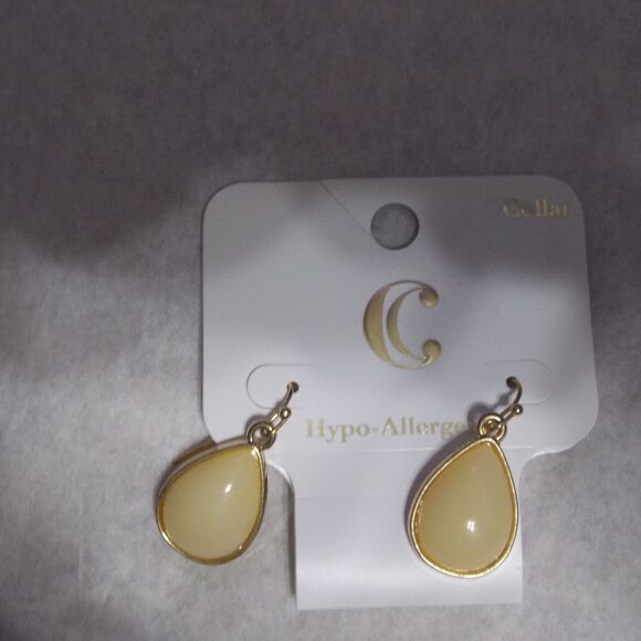 NWT-Ivory Drop Pendant Earrings - Picture 5 of 8